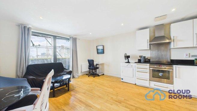 Chrisp-street-e14-3le-1022848