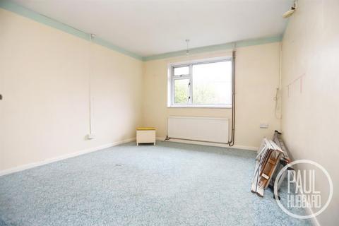2 bedroom semi-detached bungalow for sale, Morton Road, Lowestoft, NR33
