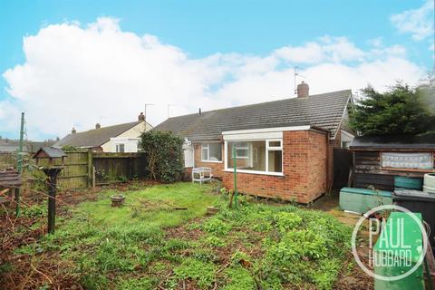 2 bedroom semi-detached bungalow for sale, Morton Road, Lowestoft, NR33