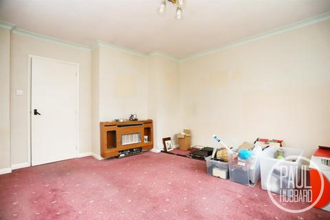 2 bedroom semi-detached bungalow for sale, Morton Road, Lowestoft, NR33
