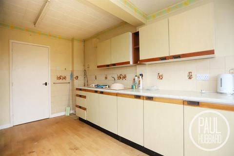 2 bedroom semi-detached bungalow for sale, Morton Road, Lowestoft, NR33