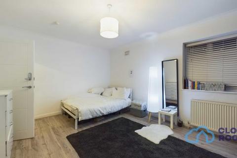 1 bedroom flat to rent, Empire Way