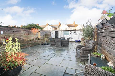 3 bedroom end of terrace house for sale, High Street,  Farnborough , GU14