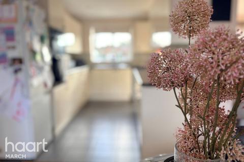3 bedroom detached house for sale, Heron Walk, March