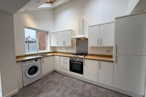 4 bedroom house to rent, Kilburn Road, Stockton-On-Tees