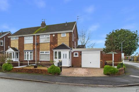 3 bedroom semi-detached house for sale - Hertford Drive, Manchester M29