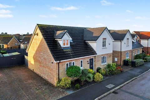 4 bedroom detached house for sale, Maple Gardens, Stotfold, Hitchin, SG5