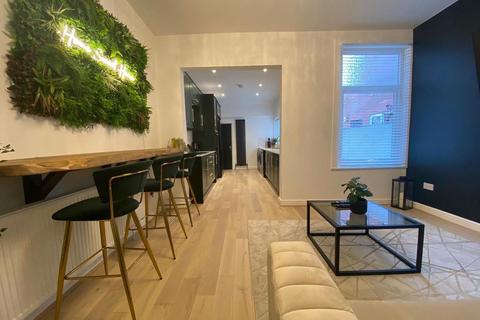 4 bedroom terraced house for sale, St Osburgs Road