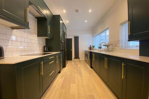 4 bedroom terraced house for sale, St Osburgs Road