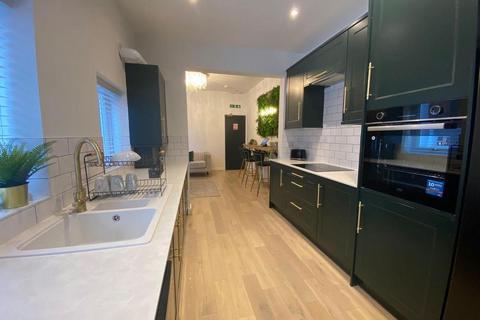 4 bedroom terraced house for sale, St Osburgs Road