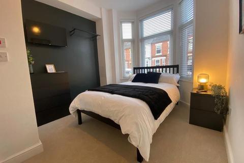 4 bedroom terraced house for sale, St Osburgs Road