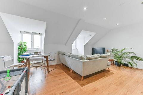 2 bedroom flat for sale, Worcester Close, Crystal Palace, London, SE20