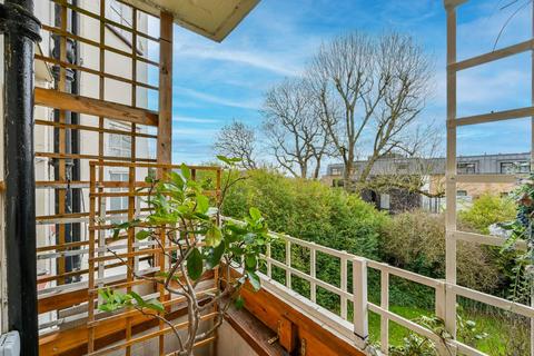 3 bedroom flat for sale, Connaught Gardens, Muswell Hill, London, N10