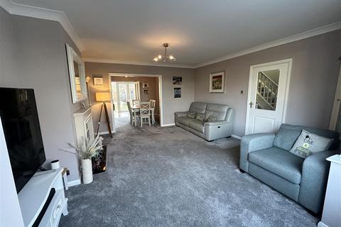 3 bedroom semi-detached house for sale, Edinburgh Drive, Darlington