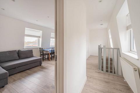 3 bedroom flat to rent, .West India Dock Road, Canary Wharf, London, E14