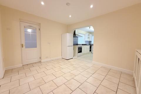 3 bedroom semi-detached house to rent, Sint Niklaas Close, Oxfordshire OX14