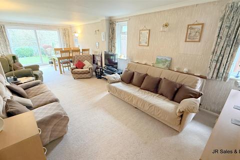 undefined, Brookside Crescent, Cuffley