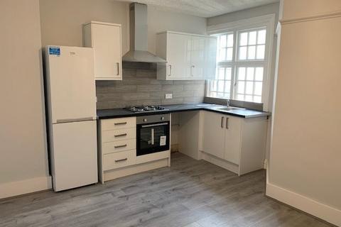 2 bedroom flat to rent, Station Road, Edgware HA8