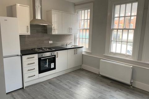 2 bedroom flat to rent, Station Road, Edgware HA8
