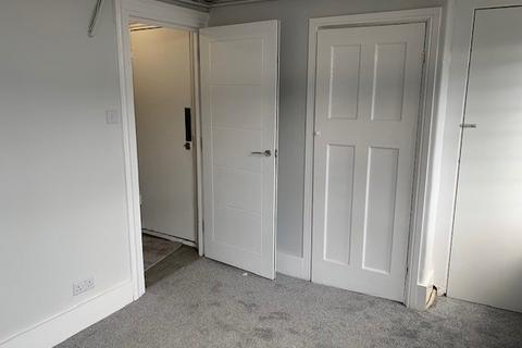 2 bedroom flat to rent, Station Road, Edgware HA8