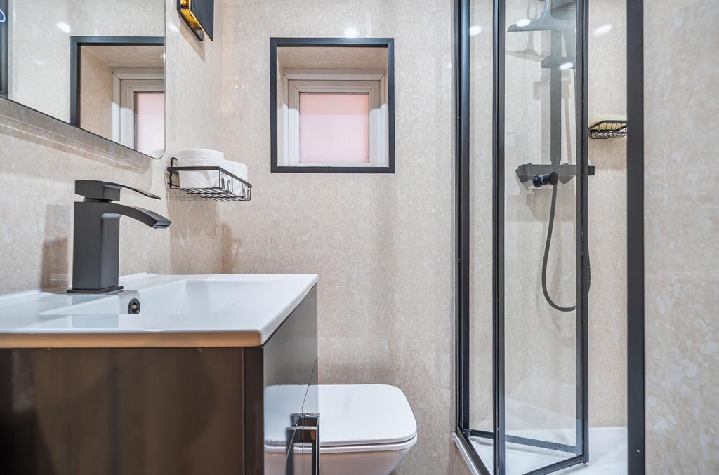 Ensuite Shower Room
