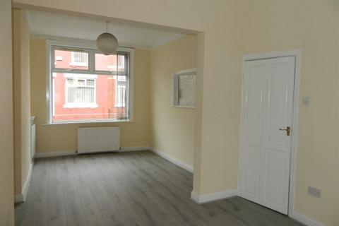 3 bedroom terraced house to rent, Harold Avenue, Manchester, M18 7JT