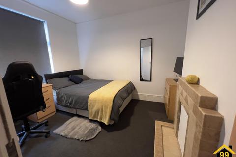 5 bedroom terraced house to rent, Baileys Road, Southsea, Hampshire, PO5