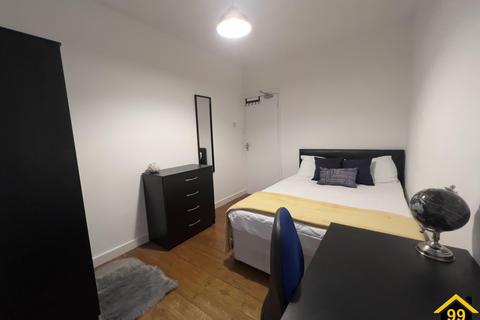 5 bedroom terraced house to rent, Baileys Road, Southsea, Hampshire, PO5