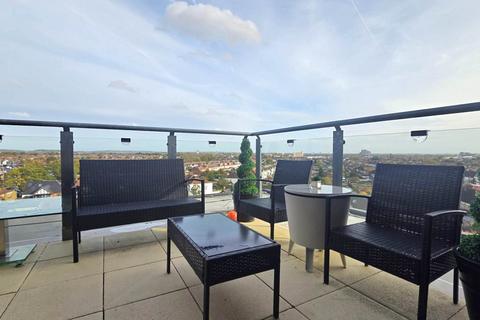2 bedroom flat for sale, Parham Drive, Gants Hill, IG2