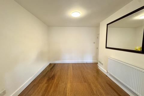 undefined, Monmouth Road, Hayes, Greater London, UB3