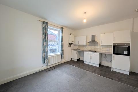 1 bedroom house to rent, Charles Street, Morley, Leeds, West Yorkshire, LS27