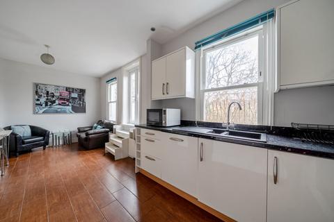 4 bedroom flat for sale, Hurstbourne Road, London, SE23