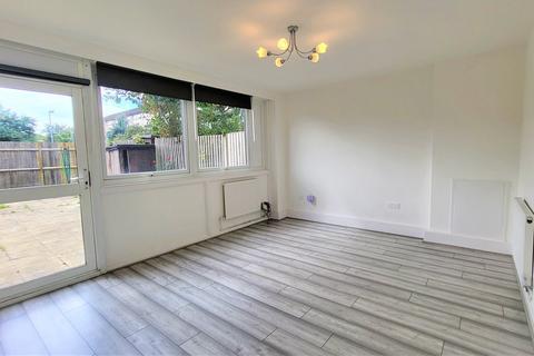 3 bedroom maisonette for sale, Phipps Bridge Road, Mitcham, CR4