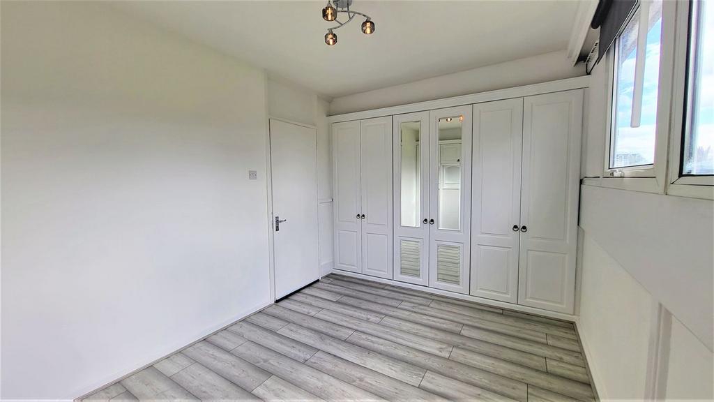 Walk-in wardrobe