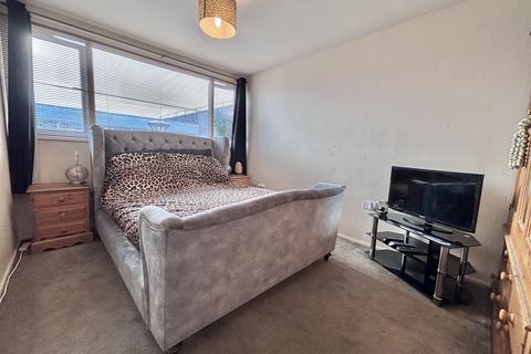 2 bedroom flat for sale, Blaby, Leicester LE8