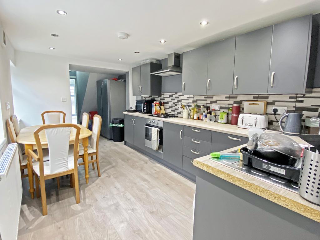 Kitchen 47 Elm b