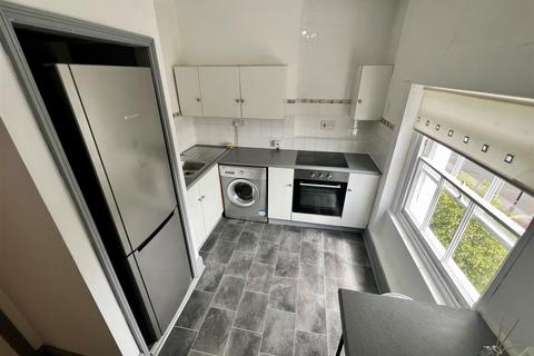 2 bedroom flat to rent, Grosvenor Street, Cheltenham