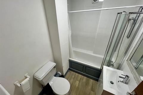 2 bedroom flat to rent, Grosvenor Street, Cheltenham