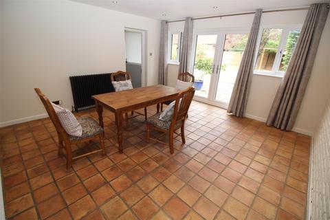 5 bedroom detached house for sale, Turners Hill Road, Crawley