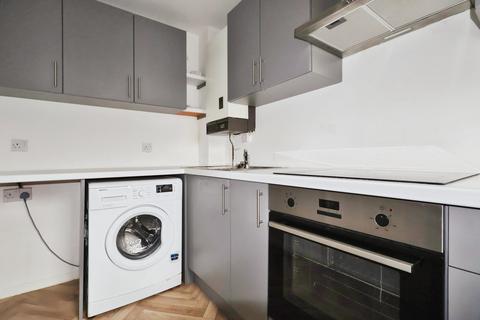 2 bedroom terraced house for sale, Campbell Close, Hitchin