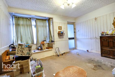 3 bedroom terraced house for sale, Beam Avenue, Dagenham