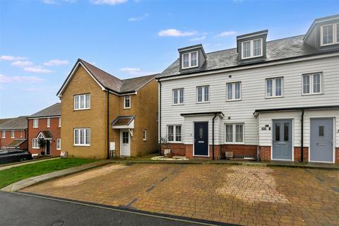 3 bedroom end of terrace house for sale, Mallow Drive, Stone Cross, Pevensey