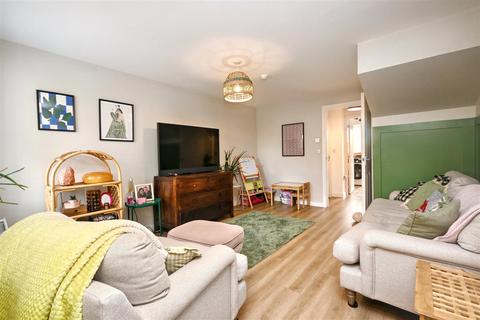 3 bedroom end of terrace house for sale, Mallow Drive, Stone Cross, Pevensey