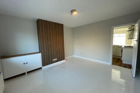3 bedroom semi-detached house to rent, Rattle Road, Westham BN24