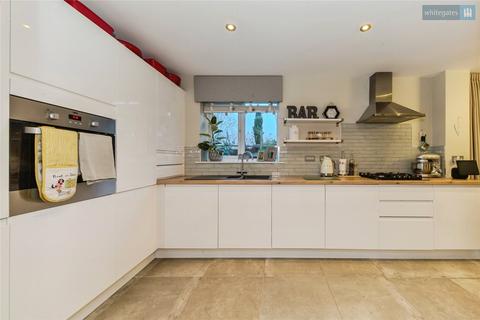 4 bedroom detached house for sale, Brydson Crescent, Wistaston, Crewe, Cheshire, CW2