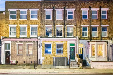 1 bedroom ground floor flat to rent, Trinity Road, London SW17