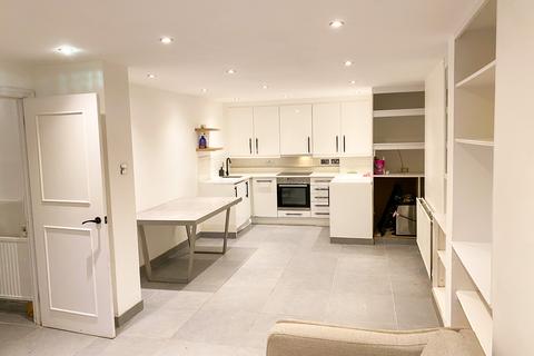 1 bedroom ground floor flat to rent, Trinity Road, London SW17