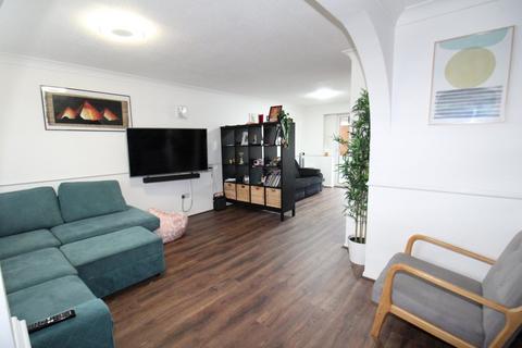 4 bedroom semi-detached house for sale, Derwent Avenue, Biggleswade, SG18