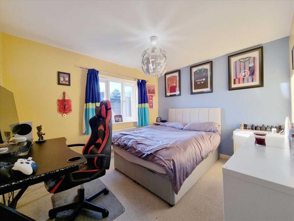 Bedroom 3: