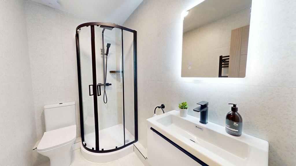 Flat 2 80 monthermer 6.jpg